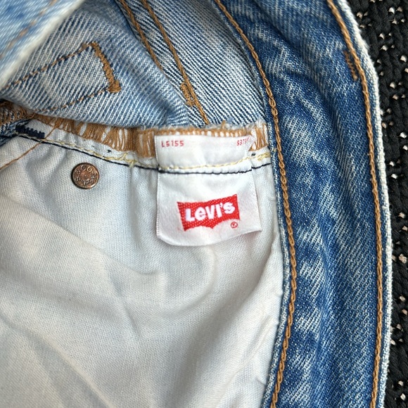 Levi’s 501 Cutoff Denim Jean Shorts - Picture 6 of 6